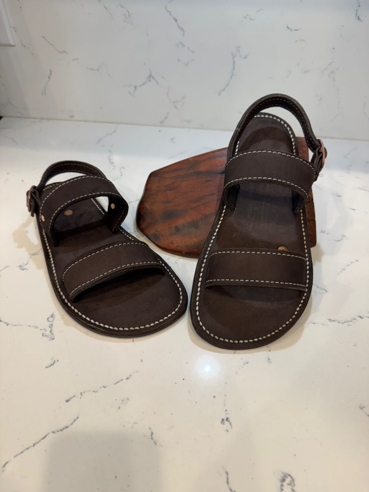 BROWN CHANOS DOBLE SLIDES